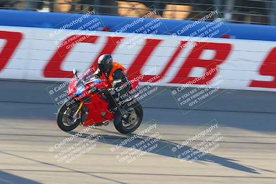 media/Jan-21-2022-Fastrack Riders (Fri) [[90b5309cc6]]/Level 1/Session 1 Front Straight/